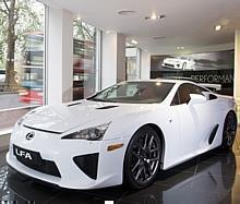 Showroom für den Lexus LFA in London 